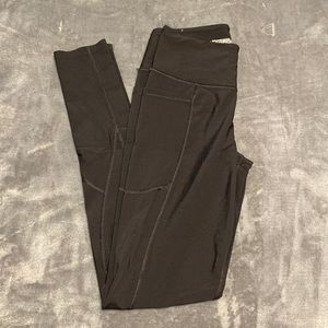 Black Victoria’s Secret sport leggings